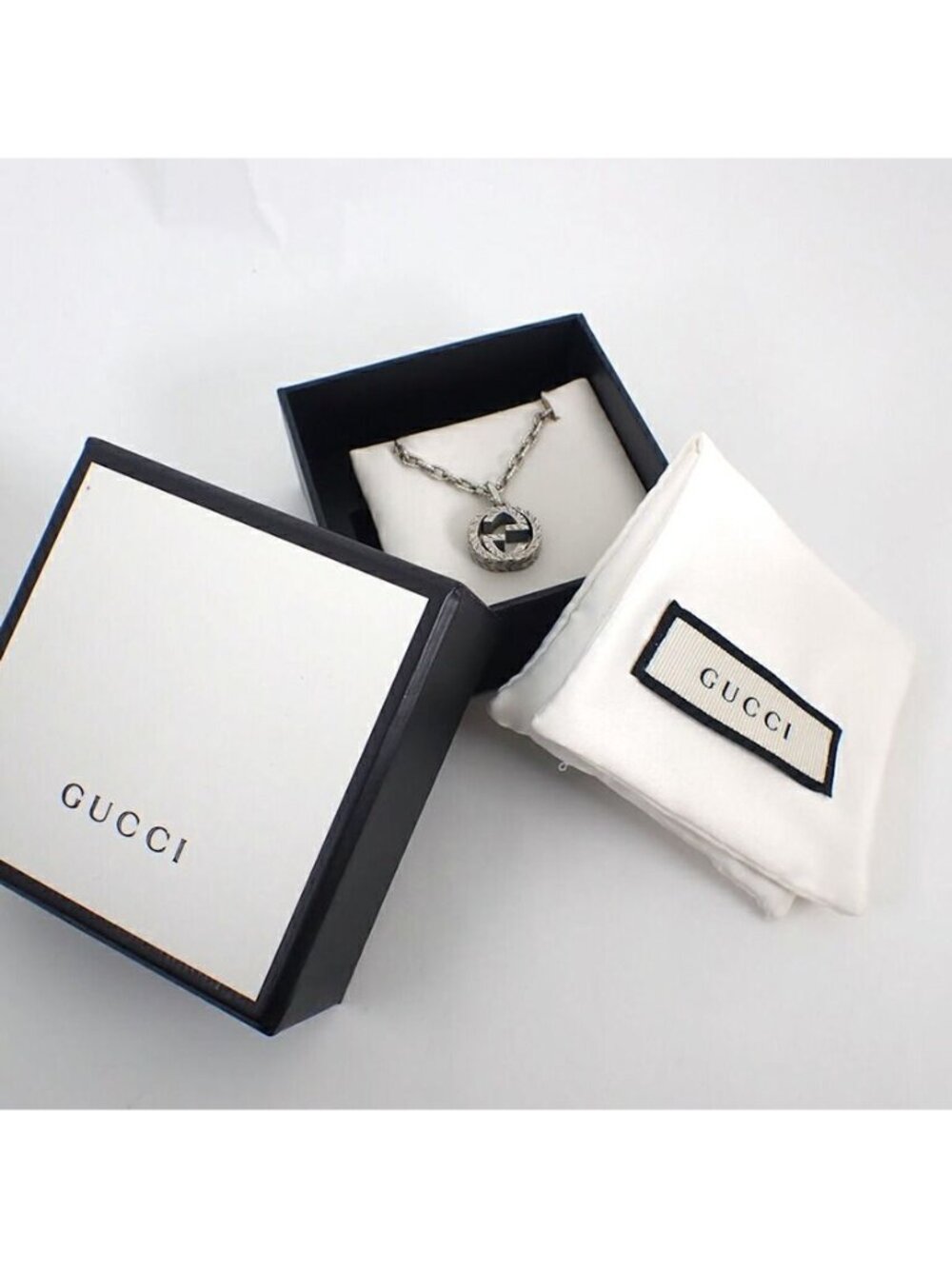Gucci Interlocking Pendant Necklace - Picture 8 of 10